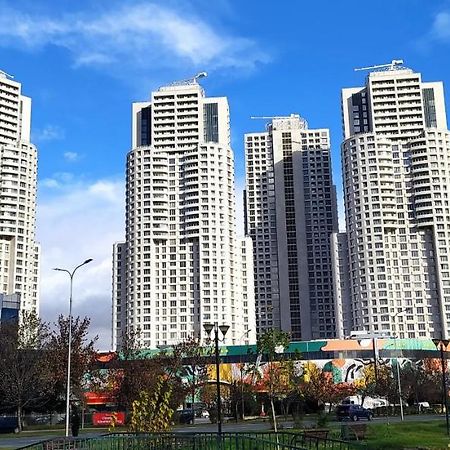 18Th & 16H Floor Secure Luxury Condos With Pool & Fitness Included In Price Skopje Extérieur photo