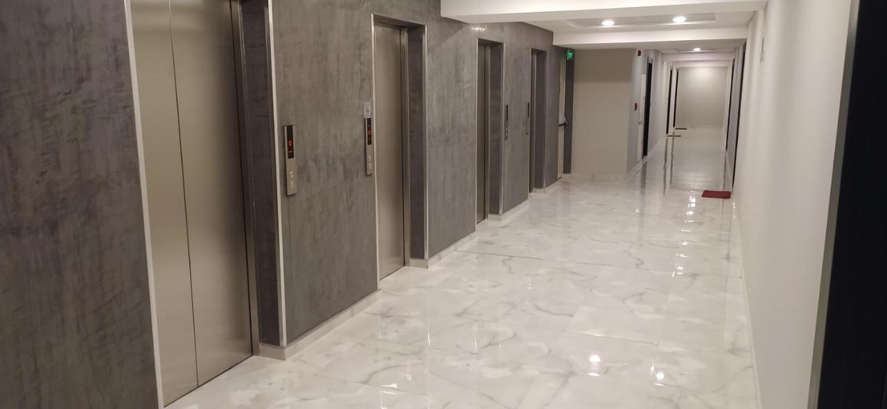 18Th & 16H Floor Secure Luxury Condos With Pool & Fitness Included In Price Skopje Extérieur photo