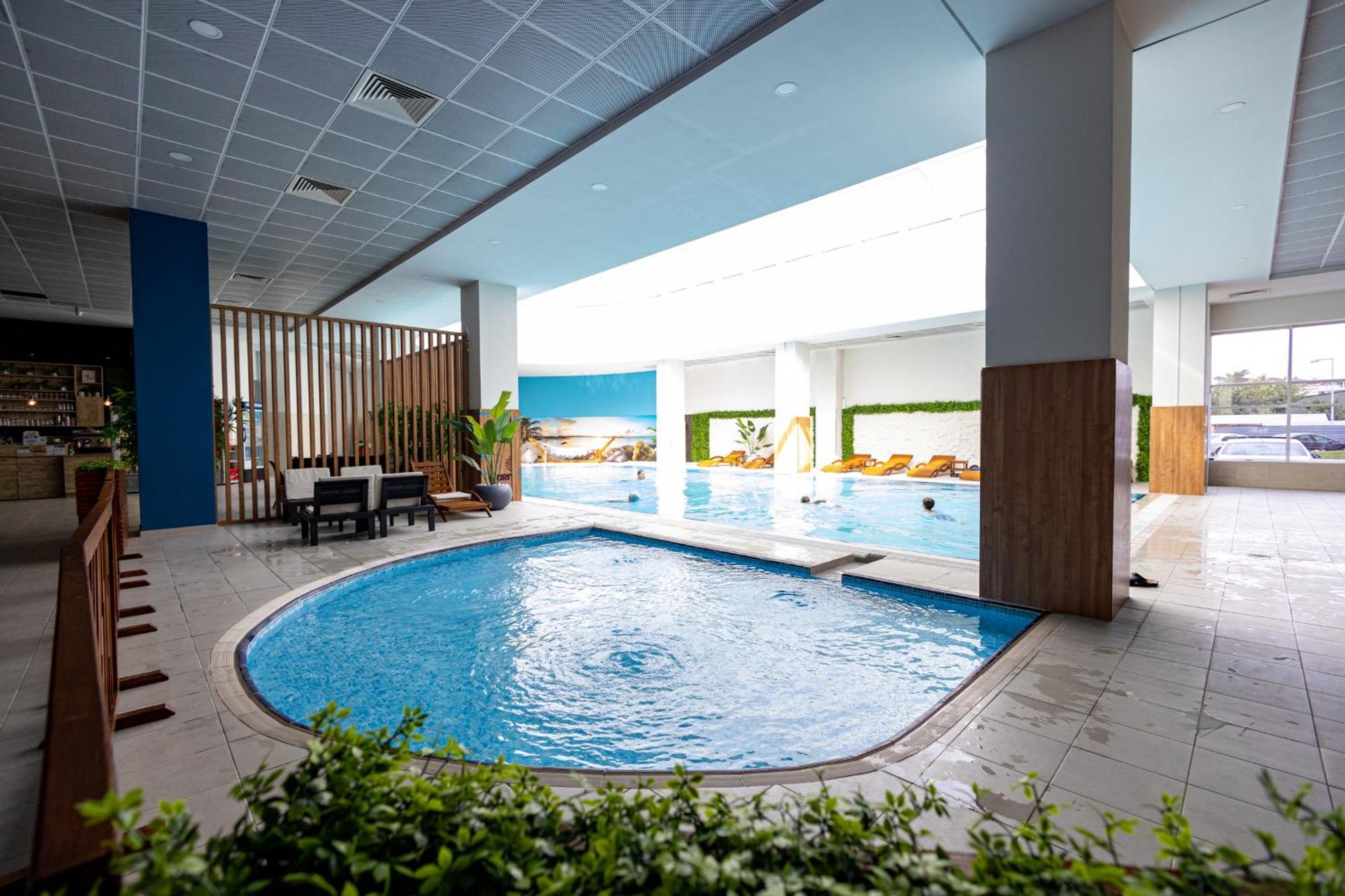 18Th & 16H Floor Secure Luxury Condos With Pool & Fitness Included In Price Skopje Extérieur photo