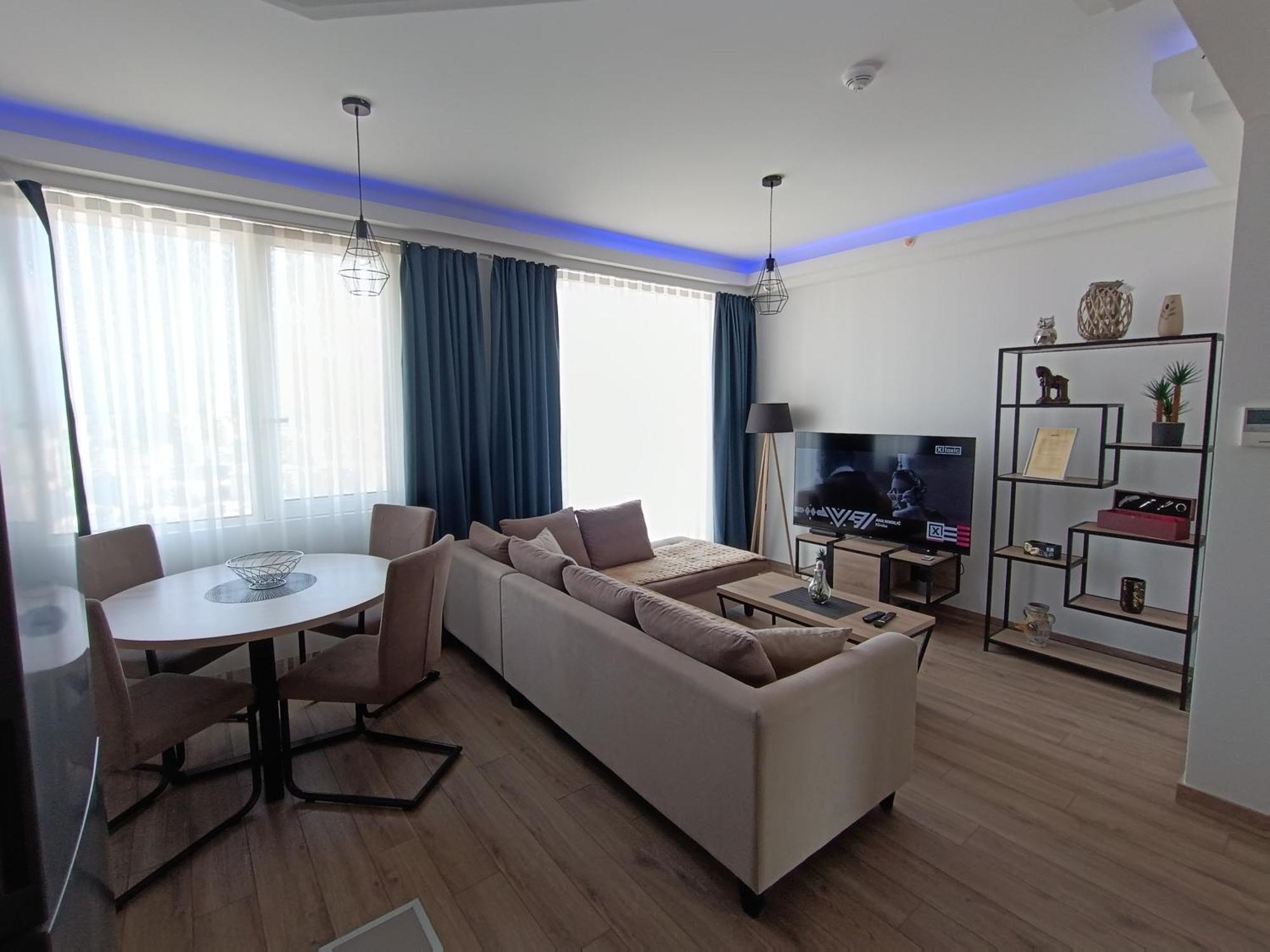 18Th & 16H Floor Secure Luxury Condos With Pool & Fitness Included In Price Skopje Extérieur photo