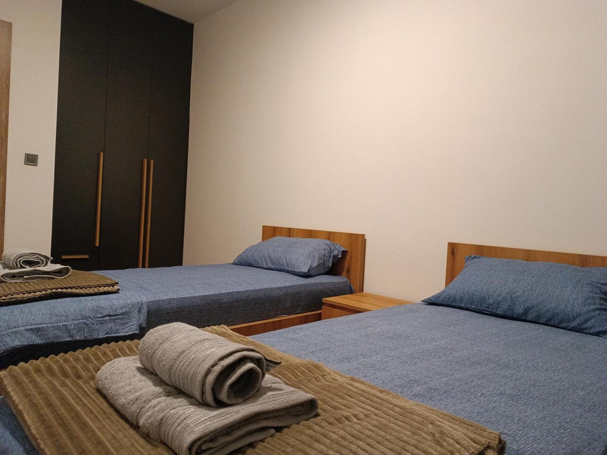 18Th & 16H Floor Secure Luxury Condos With Pool & Fitness Included In Price Skopje Extérieur photo