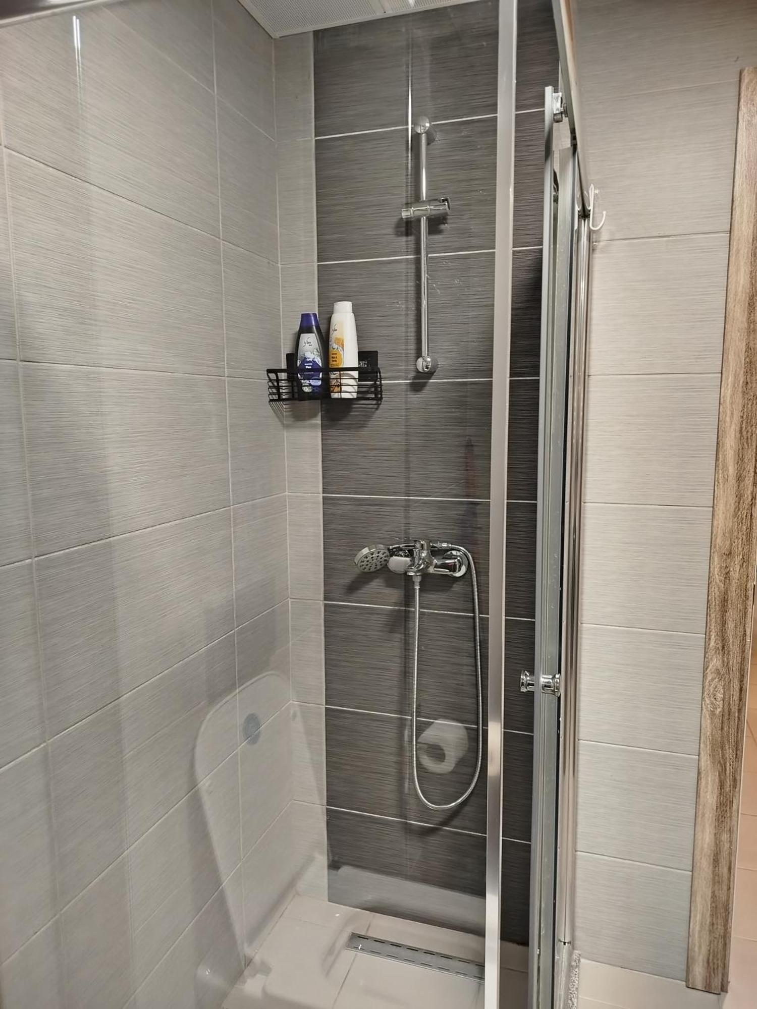 18Th & 16H Floor Secure Luxury Condos With Pool & Fitness Included In Price Skopje Extérieur photo