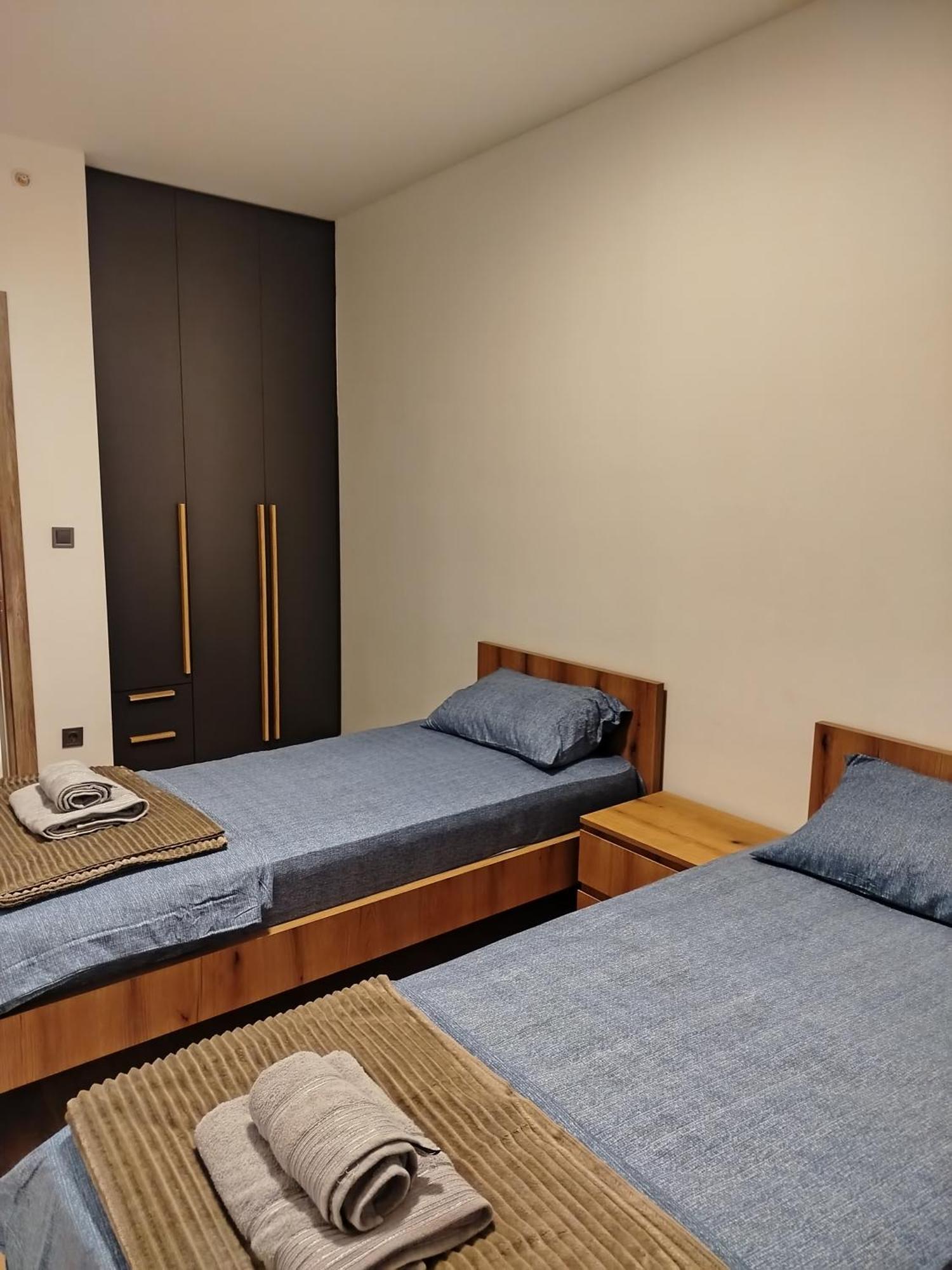 18Th & 16H Floor Secure Luxury Condos With Pool & Fitness Included In Price Skopje Extérieur photo