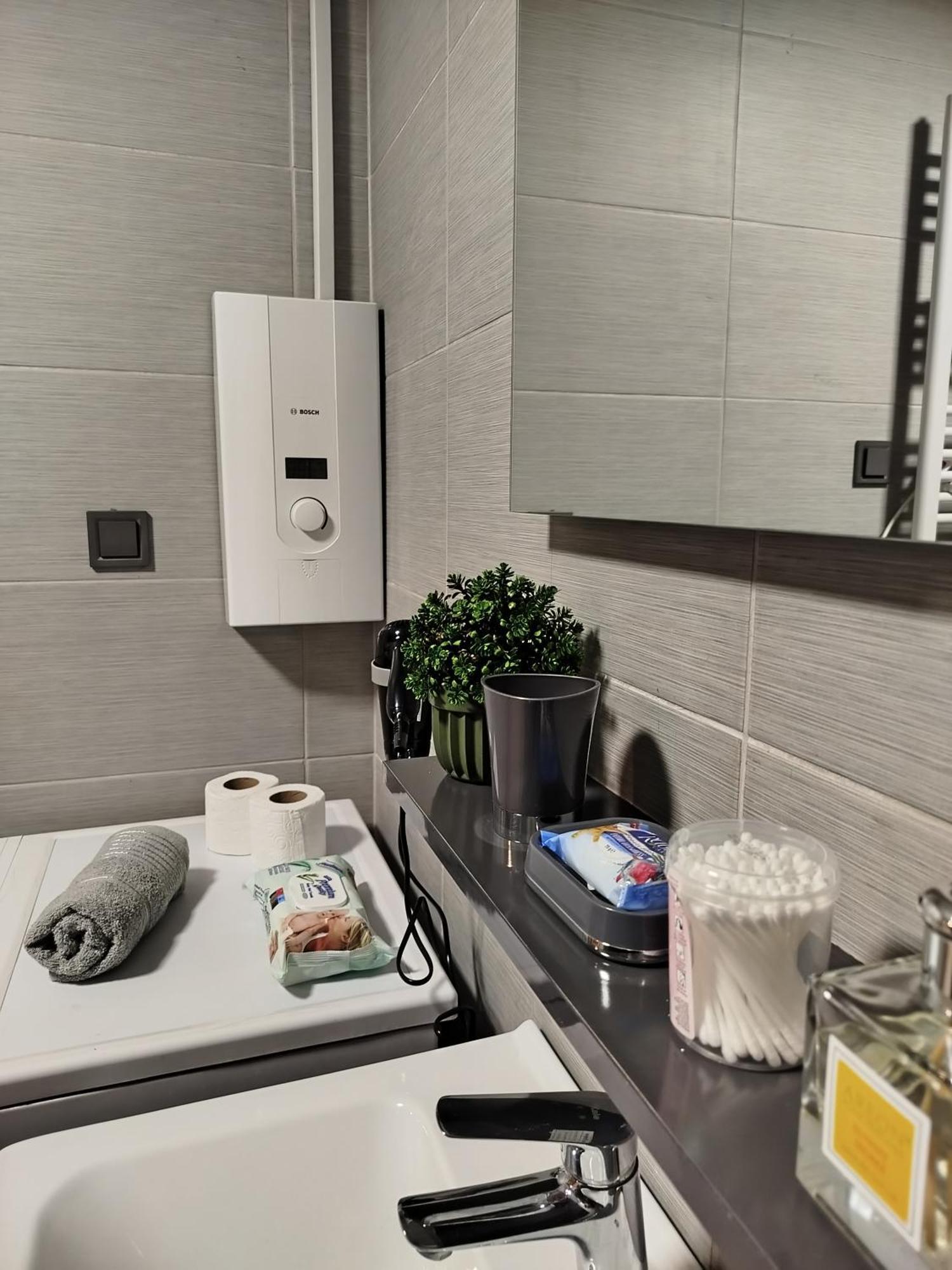 18Th & 16H Floor Secure Luxury Condos With Pool & Fitness Included In Price Skopje Extérieur photo