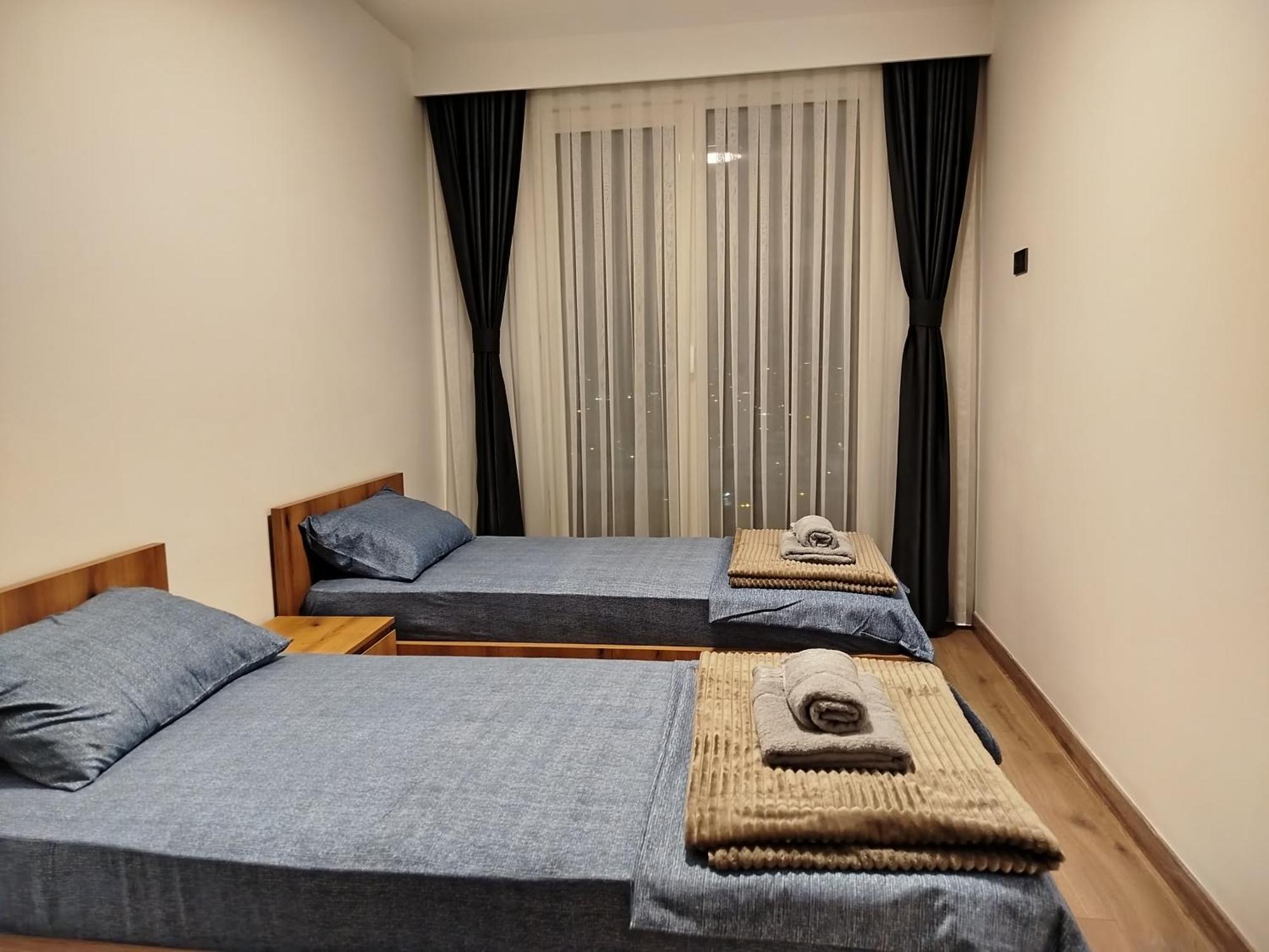 18Th & 16H Floor Secure Luxury Condos With Pool & Fitness Included In Price Skopje Extérieur photo