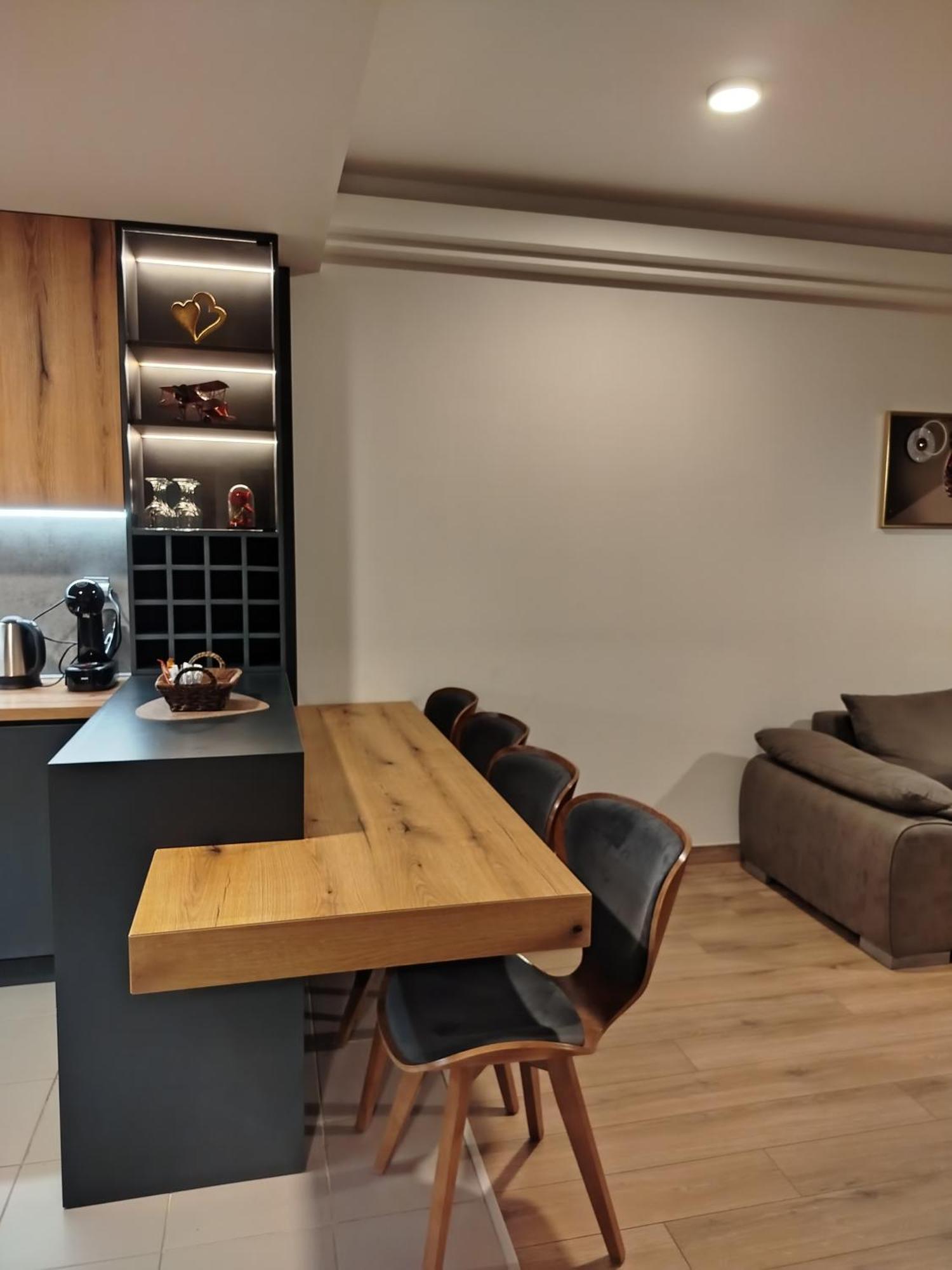 18Th & 16H Floor Secure Luxury Condos With Pool & Fitness Included In Price Skopje Extérieur photo