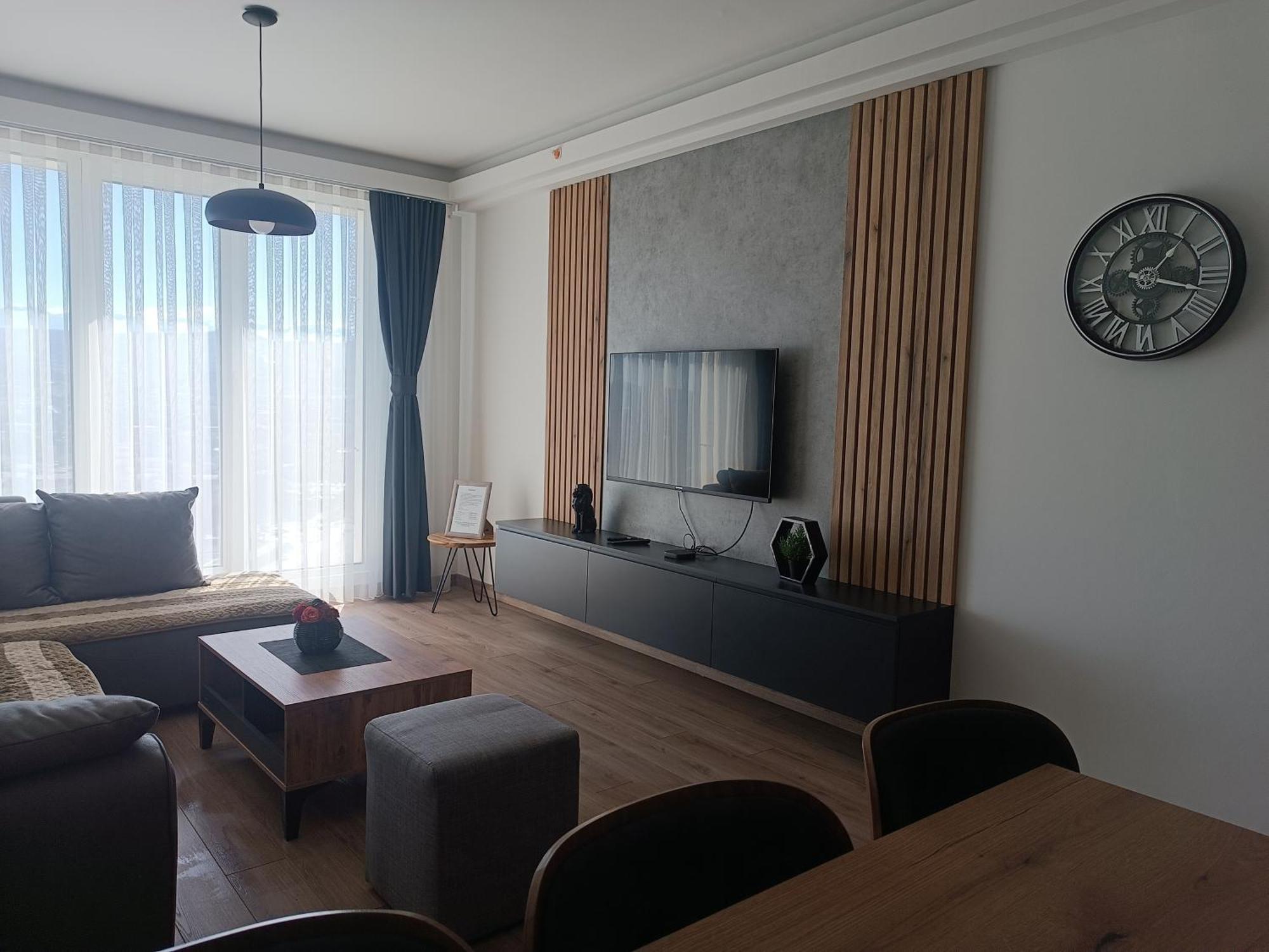 18Th & 16H Floor Secure Luxury Condos With Pool & Fitness Included In Price Skopje Extérieur photo
